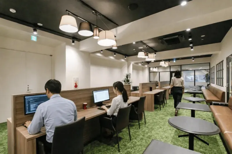 THE HUB 青山WEST
